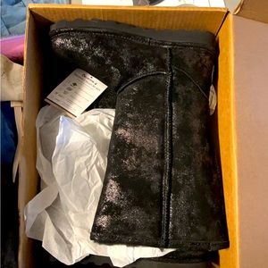 7.5 tall bear paw boots NWT